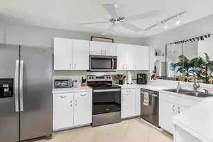 452 Belina Dr, Naples, FL 34104 - Photo 2