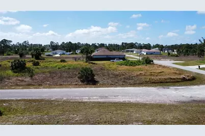 1212 Earnest St E, Lehigh Acres, FL 33974 - Photo 2
