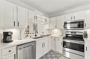 7785 Esmeralda Way, Naples, FL 34109 - Photo 10