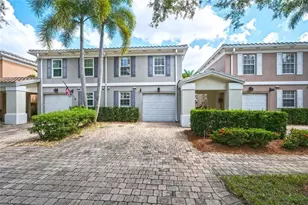 5729 Cove Cir, Naples, FL 34119 - Photo 2