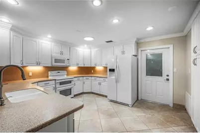 4690 Capri Dr, Naples, FL 34103 - Photo 28