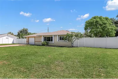 4690 Capri Dr, Naples, FL 34103 - Photo 2