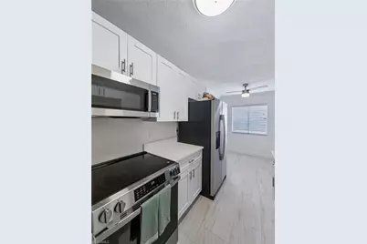 4625 Bayshore Dr #D7, Naples, FL 34112 - Photo 10