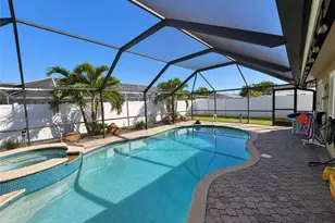 861 Hofstra Dr, Fort Myers, FL 33919 - Photo 2