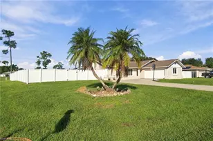 18688 Bradenton Rd, Fort Myers, FL 33967 - Photo 4
