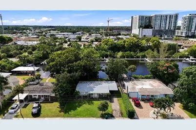 2140 Harbor Ln, Naples, FL 34104 - Photo 2