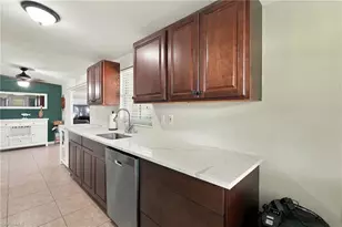 2140 Harbor Ln, Naples, FL 34104 - Photo 22