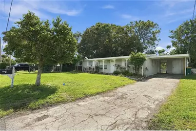 2140 Harbor Ln, Naples, FL 34104 - Photo 30