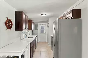 2140 Harbor Ln, Naples, FL 34104 - Photo 20