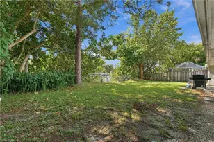 2140 Harbor Ln, Naples, FL 34104 - Photo 26