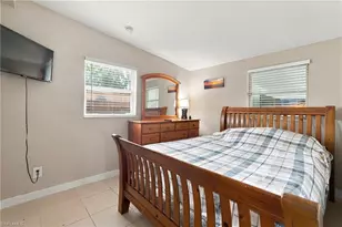 2140 Harbor Ln, Naples, FL 34104 - Photo 16