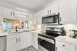 7785 Esmeralda Way, Naples, FL 34109 - Photo 4