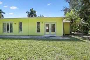 2437 Sunset Ave, Naples, FL 34112 - Photo 22