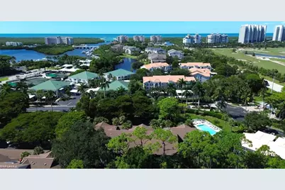 624 Wiggins Bay Dr, Naples, FL 34110 - Photo 18