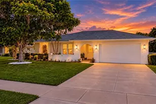 1089 Nottingham Dr, Naples, FL 34109 - Photo 1