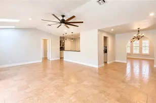 1089 Nottingham Dr, Naples, FL 34109 - Photo 10