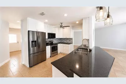 1089 Nottingham Dr, Naples, FL 34109 - Photo 8