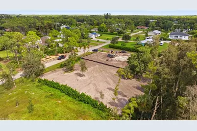 10330 Morningside Ln, Bonita Springs, FL 34135 - Photo 8