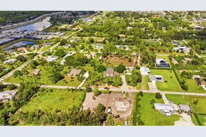 10330 Morningside Ln, Bonita Springs, FL 34135 - Photo 4