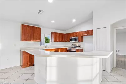 1136 SW 18th Ct, Cape Coral, FL 33991 - Photo 2