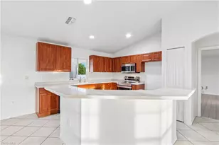 1136 SW 18th Ct, Cape Coral, FL 33991 - Photo 2