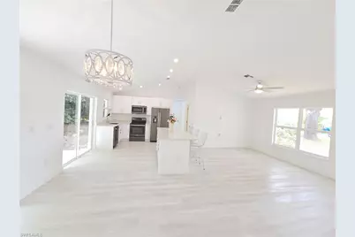 687 Grove Dr, Naples, FL 34120 - Photo 4