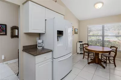 565 Kings Way, Naples, FL 34104 - Photo 14
