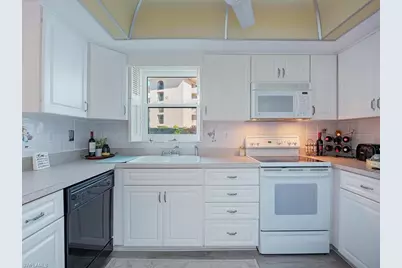 53 High Point Cir W #101, Naples, FL 34103 - Photo 6
