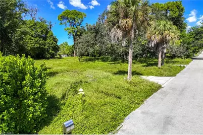 3074 Gordon St, Naples, FL 34112 - Photo 10