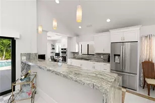 805 Sand Pointe Dr, Naples, FL 34108 - Photo 10