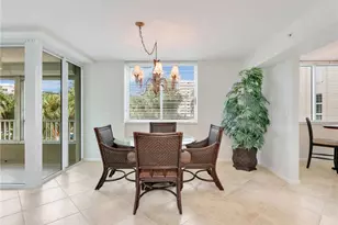 25 Bluebill Ave, Naples, FL 34108 - Photo 8