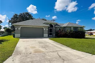 102 SE 39th Terrace, Cape Coral, FL 33904 - Photo 2