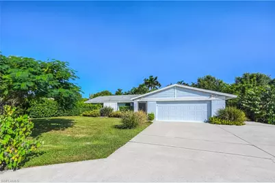 2367 Outrigger Ln, Naples, FL 34104 - Photo 2