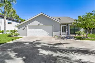 27099 Holly Ln, Bonita Springs, FL 34135 - Photo 2