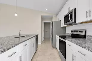 2810 NW 4th Pl, Cape Coral, FL 33993 - Photo 2