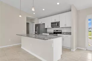 2810 NW 4th Pl, Cape Coral, FL 33993 - Photo 12