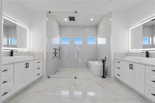 817 NW 38th Ave, Cape Coral, FL 33993 - Photo 28