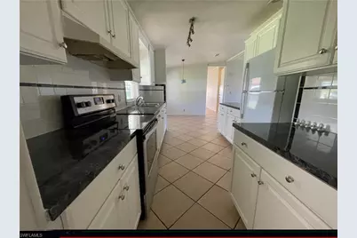 26261 Squire Ln, Bonita Springs, FL 34135 - Photo 10