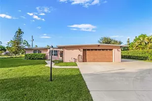 2137 Aldridge Ave, Fort Myers, FL 33907 - Photo 2