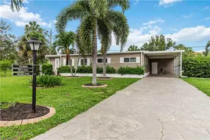 24 Williamsburg Way, Fort Myers, FL 33908 - Photo 1