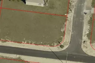 2010 NE 9th Pl, Cape Coral, FL 33909 - Photo 1