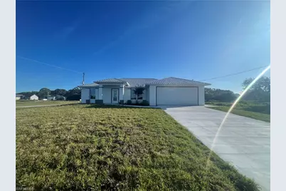 8050 Salem Cir, Labelle, FL 33935 - Photo 1