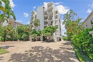 10562 Gulf Shore Dr, Naples, FL 34108 - Photo 1