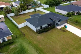1317 NE 4th Pl, Cape Coral, FL 33909 - Photo 1