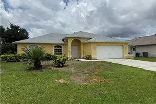 911 SE 31st St, Cape Coral, FL 33904 - Photo 1