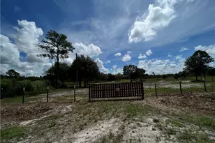 765 S Live Oak St, Clewiston, FL 33440 - Photo 1