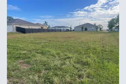 2825 NE 2nd Pl, Cape Coral, FL 33909 - Photo 1