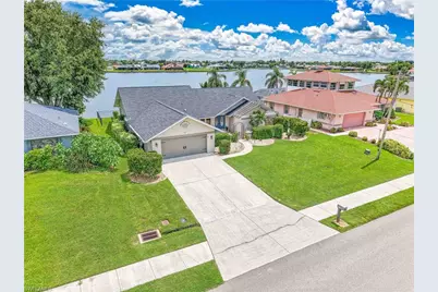 205 SE 8th Pl, Cape Coral, FL 33990 - Photo 1