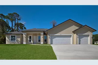8028 Sherwood Cir, Labelle, FL 33935 - Photo 1