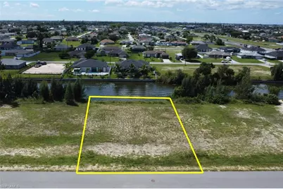 22 NE 9th St, Cape Coral, FL 33909 - Photo 1